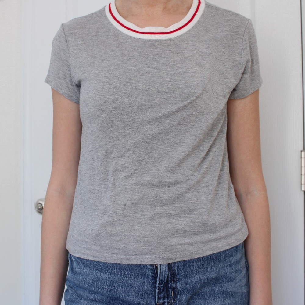 ✨Thrifted Grey Tee✨
